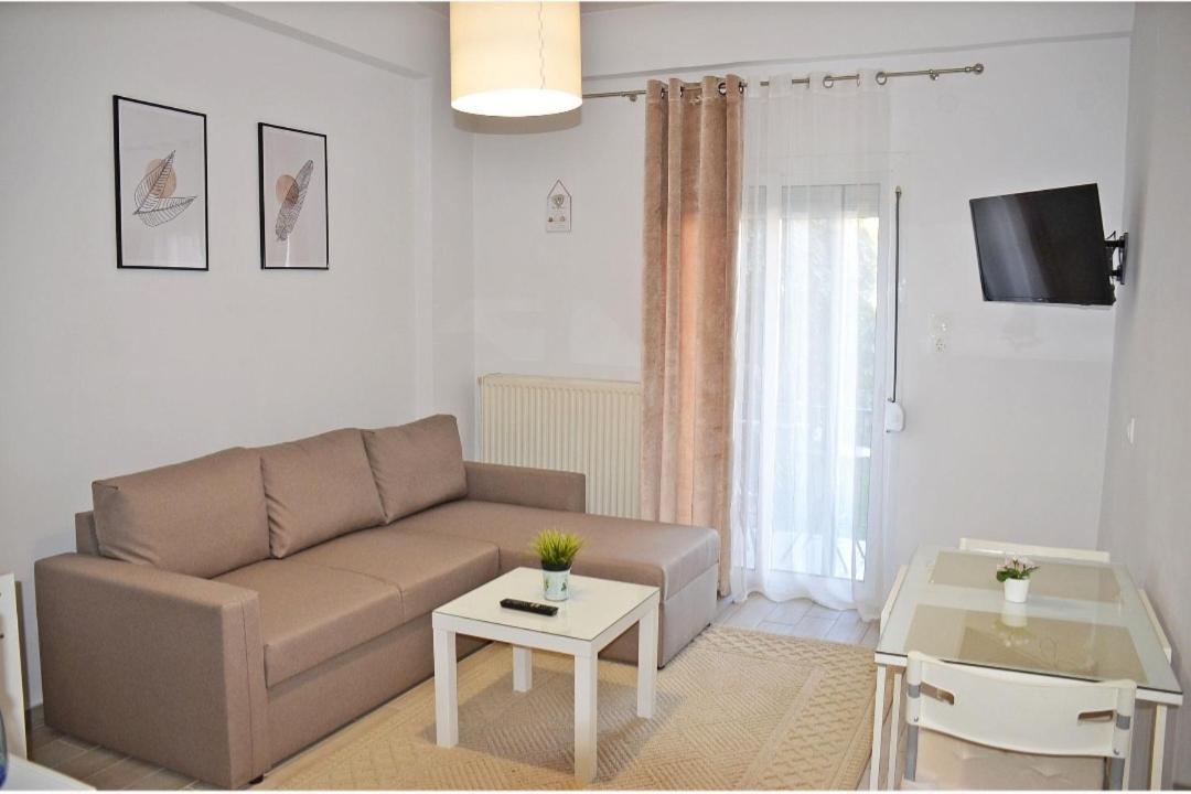 Center River Apartment *